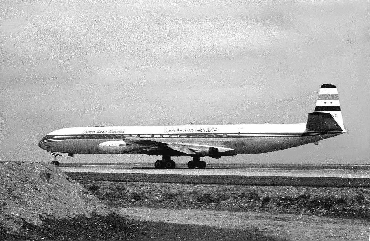 デ・ハビランドDH-106 コメット4C 6444 SU-ALEアラブ連合航空（1964年　羽田空港）